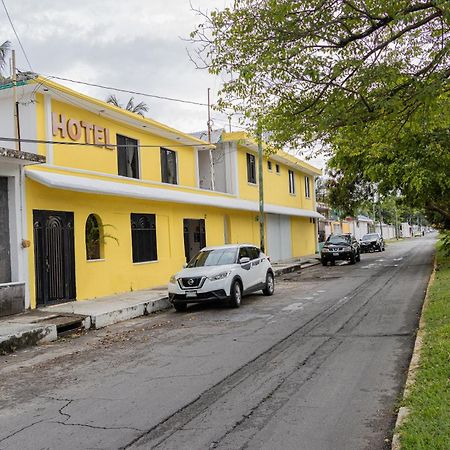 OYO Hotel Marías Chetumal Exterior foto