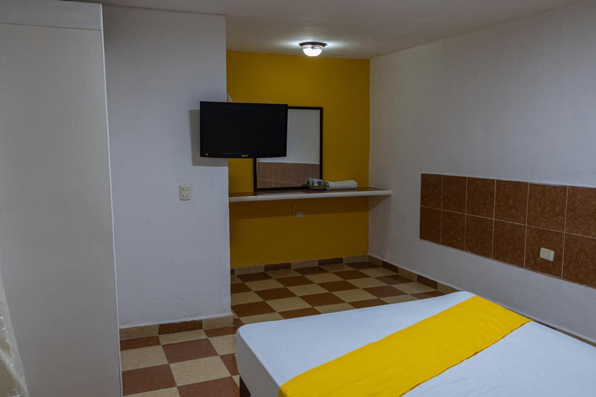 OYO Hotel Marías Chetumal Exterior foto